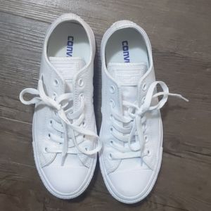 White leather Converse all stars low top